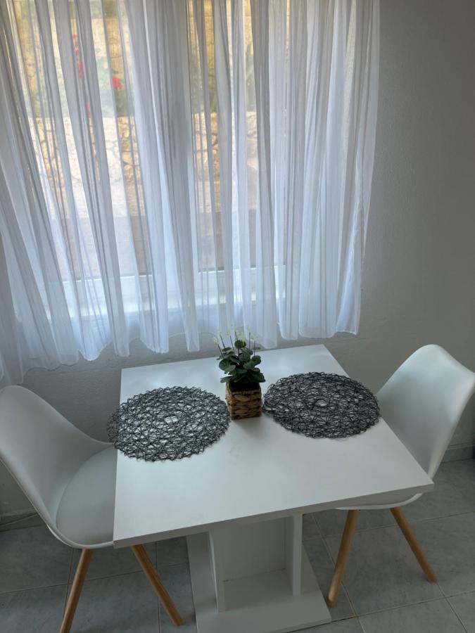 Apartments Despotovic Βις Εξωτερικό φωτογραφία
