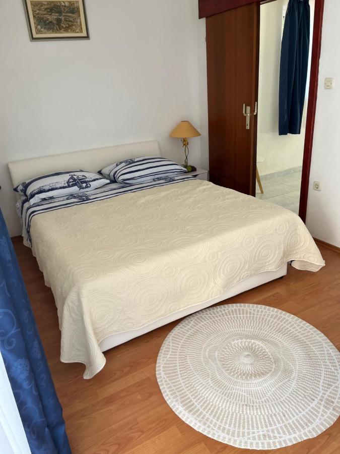 Apartments Despotovic Βις Εξωτερικό φωτογραφία